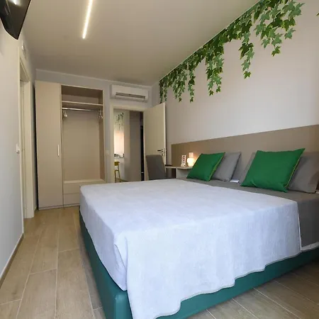 Le Stanze Di Gio B&B 테라모