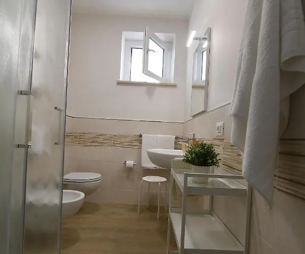 Le Stanze Di Gio לינה וארוחת בוקר טראמו